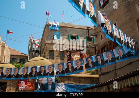 Des affiches de Rafik Hariri, ancien Premier Ministre du Liban qui a été assasined, et son fils Saad Hariri . Sidon (Saida) . Le Liban. Banque D'Images