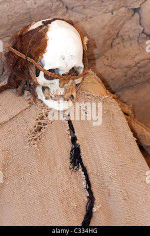 Les gens de Nazca, près de maman, Nazca Pérou, Chauchilla cemetery, à partir d'environ 200 AD Banque D'Images