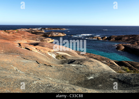 Pierre de granit littoral entre Elephant Rocks et les Verts piscine près de Danemark, William Bay National Park, le sud-ouest de l'Australie Banque D'Images