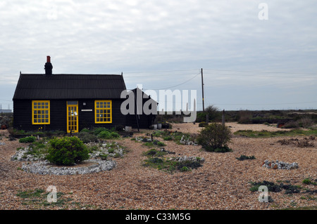 Perspective Cottage, ancienne propriété de la fin de l'artiste et réalisateur Derek Jarman. Dungeness, Kent. Banque D'Images