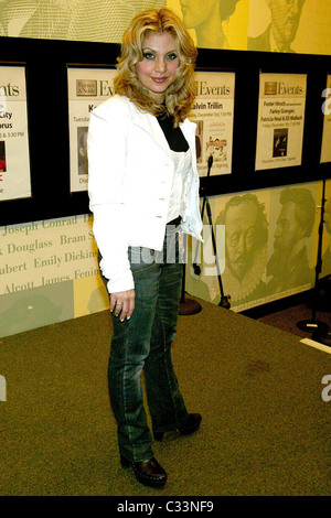 Orfeh Tony nominé actrice et artiste d'enregistrement fait la promotion de son premier album 'Que voulez-vous de moi' à Barnes & Noble Lincoln Banque D'Images