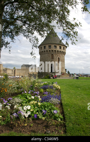 Le quatorzième siècle Tour Tanguy tower, Brest 2008 Fête Maritime, Bretagne, France Banque D'Images