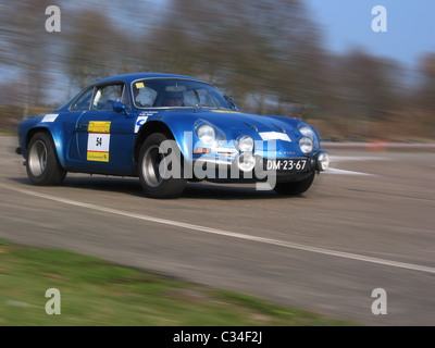 Bleu français rally Alpine Renault A110 au rallye international de vitesse Horneland Pays-Bas Banque D'Images