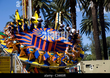 Manèges amusants au Moomba Festival de Melbourne, Australie Banque D'Images