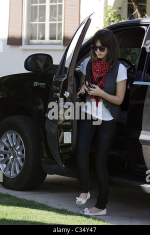 Jessica Alba va à une résidence privée dans la région de Hancock Park pour cours de comédie à Los Angeles, Californie - 30.01.09 Banque D'Images