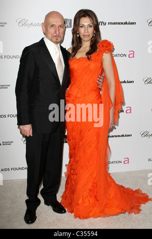 Sir Ben Kingsley et Daniela Lavender 17th Annual Elton John AIDS Foundation Academy Awards (Oscars) tenue à la partie d'affichage Banque D'Images