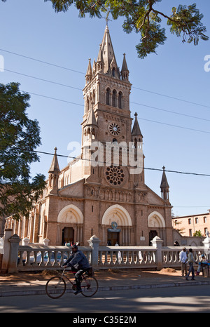 Cathédrale Catholique Romaine de Antsirabe Antsirabe, central province du Vakinankaratra, le centre de Madagascar. Dimanche matin Banque D'Images