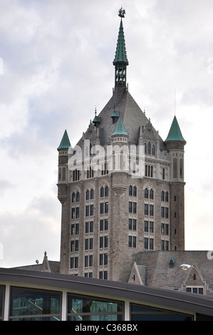 La tour centrale de l'édifice de l'Administration, SUNY Albany New York. Banque D'Images