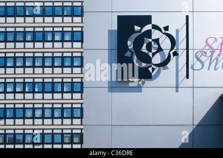 Bâtiment de l'Université Sheffield Hallam et logo Banque D'Images