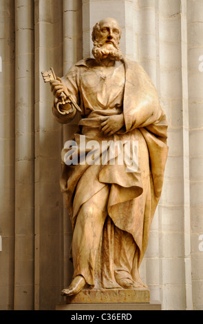 Anvers / Antwerpen, Belgique. Cathédrale (Onze-Lieve-Vrouwkathedral : 1352-1521. Quartier Gothique) statue de St Peter Banque D'Images