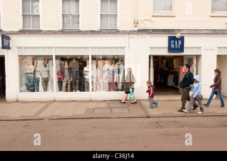 L'écart dans un magasin de vêtements , , Angleterre , Angleterre , Royaume-Uni Banque D'Images