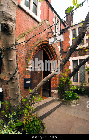 LONDRES, Royaume-Uni - 17 AVRIL 2011 : Toynbee Hall dans l'East End Banque D'Images