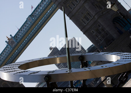 Abstract view of St Katharine's Dock London Cadran solaire Banque D'Images