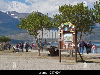 Pancarte "Ushuaia comme étant le plus au sud de la ville dans le monde, Terre de Feu, Argentine Banque D'Images