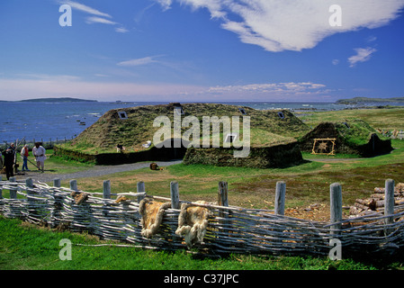 Viking reconstruit les huttes de L'Anse aux Meadows, Terre-Neuve Banque D'Images