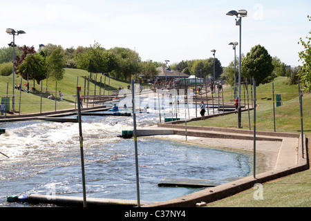 Rafting en eau au niveau national Water Sports Centre, Holme Pierrepoint, Nottingham England UK Banque D'Images