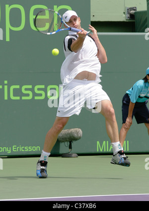 Andy Roddick Dmitry Tursunov joue contre pendant 7 jours après le Sony Ericsson Open, à le Crandon Park Tennis Center Key Banque D'Images