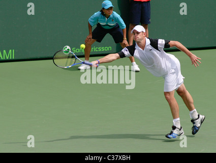 Andy Roddick Dmitry Tursunov joue contre pendant 7 jours après le Sony Ericsson Open, à le Crandon Park Tennis Center Key Banque D'Images