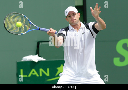 Andy Roddick Dmitry Tursunov joue contre pendant 7 jours après le Sony Ericsson Open, à le Crandon Park Tennis Center Key Banque D'Images