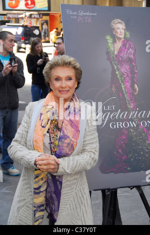 Cloris Leachman dévoile son nouveau spot publicitaire de PETA, 'que le végétarisme croître sur vous" sur Times Square, New York City, USA - 31.03.09 Banque D'Images