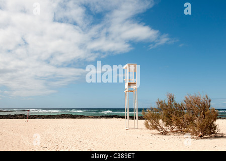 Lifeguard tower station sur la plage El Cotillo Fuerteventura Canaries Banque D'Images