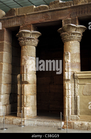 L'art égyptien Temple de Dendur. Construit par l'empereur Auguste en l'honneur de la déesse Isis. Période romaine. Environ 15 av. Banque D'Images