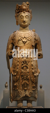 Bodhisattva debout. Qi du nord (550-577). Provient de la province du Shanxi (Chine). 6ème siècle. Banque D'Images