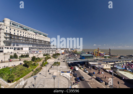 Vue de l'hôtel et la promenade à Southend-on-Sea, Essex, Angleterre, RU Banque D'Images