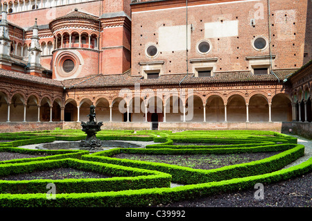 Le monastère de Certosa di Pavia italien jardin intérieur Banque D'Images