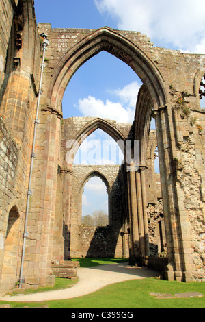 Bolton Abbey sur la rivière Wharfe UK Royaume-Uni Yorkshire Dales estate du duc de Devonshire Banque D'Images