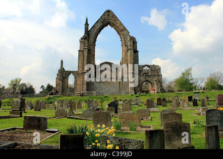 Bolton Abbey sur la rivière Wharfe UK Royaume-Uni Yorkshire Dales estate du duc de Devonshire Banque D'Images