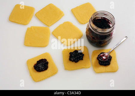 Tortelli dolci ripieni, carnaval traditionnel doux, l'étape 10, l'Italie, l'Europe Banque D'Images
