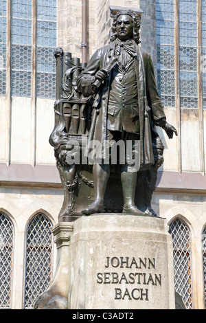 Johann Sebastian Bach statue à l'extérieur de l'église St Thomas', Leipzig, Saxe, Allemagne Banque D'Images