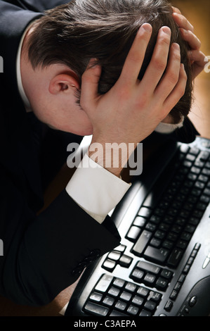 Appuyée sur le lieu de travail droit et le deuil Banque D'Images