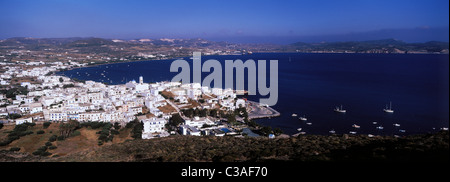 La Grèce, Îles Cyclades, l'île de Milos, Adamas, le port principal de l'île Banque D'Images