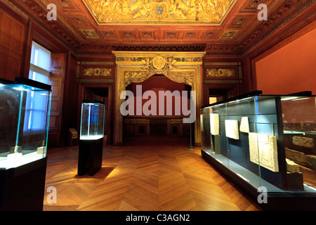 Le grand cadre de la chambre égyptienne du musée du Louvre, Paris Banque D'Images