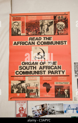 Affiche du Parti communiste sud-africain sur le mur de la chambre des écrivains socialistes Banque D'Images