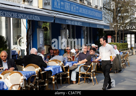 Berlin, restaurant grec, Ach Ach Niko, café-terrasse. D - 10709 Berlin, Kurfürstendamm Nr. 97-98, UE/DE/DEU/ Allemagne/ Banque D'Images