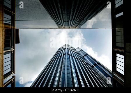 Tower 42 (officiellement le Nat West Tower) domine la ville de l'Est Banque D'Images