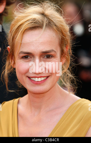 Sandrine Bonnaire 2009 Cannes International Film Festival - Jour 11 Premiere de 'visage' Arrivées - Cannes, France - 23.05.09 Banque D'Images