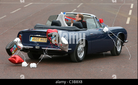 Mariage du Prince William et Catherine Middleton. 29 avril 2011 Le prince William et sa nouvelle épouse quitter Buckingham Banque D'Images