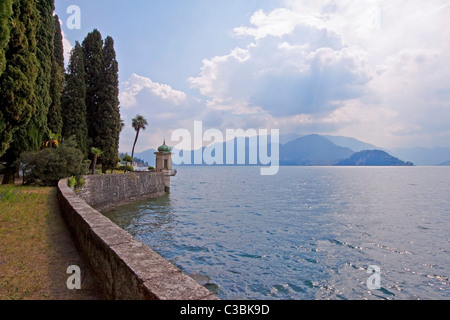 Villa à Varenna Lago di Como me botanischem mit Garten Banque D'Images