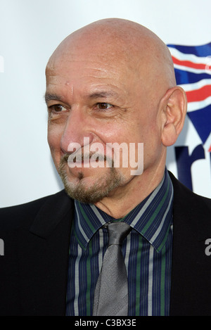 SIR BEN KINGSLEY CHAMPAGNE LANCEMENT DU BRITWEEK LOS ANGELES CALIFORNIA USA 26 avril 2011 Banque D'Images