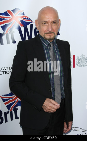 SIR BEN KINGSLEY CHAMPAGNE LANCEMENT DU BRITWEEK LOS ANGELES CALIFORNIA USA 26 avril 2011 Banque D'Images