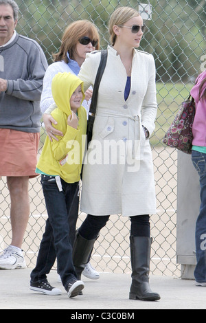 Ava Elizabeth Phillippe Abbie Cornish et Ryan Phillippe regarde son fils d'un match de baseball avec sa petite amie et sa fille Los Banque D'Images