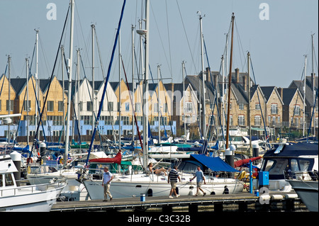 Quai des bateaux de plaisance Maritime à Chatham. Banque D'Images