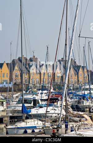 Bateaux amarrés au port de plaisance Maritime Chatham. Banque D'Images