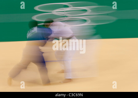 La compétition de judo en action floue au Jeux Olympiques d'été de 2008, Pékin, Chine Banque D'Images