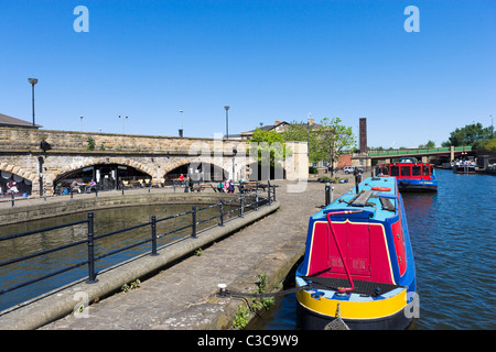 Bateaux dans Victoria Quays, Sheffield, South Yorkshire, UK Banque D'Images