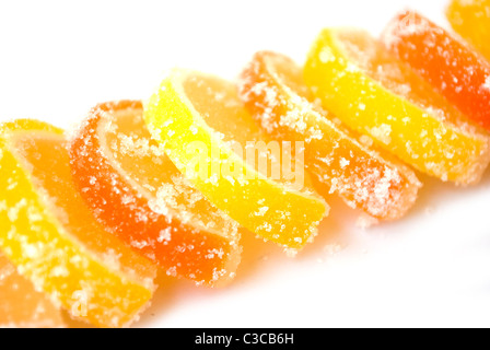 Agrumes en gelée d'orange et de citron bonbons isolated on white Banque D'Images